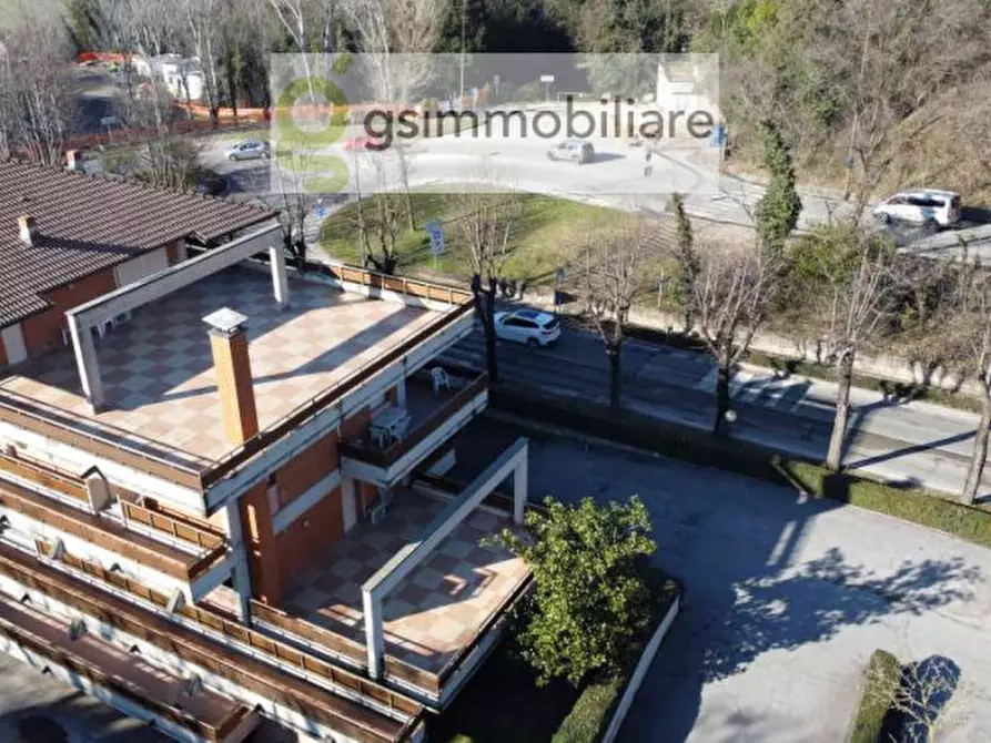 Immagine 7 di Palazzo in vendita  in VIALE ANDREIS 95 a Desenzano Del Garda