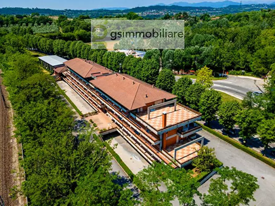 Immagine 13 di Palazzo in vendita  in VIALE ANDREIS 95 a Desenzano Del Garda
