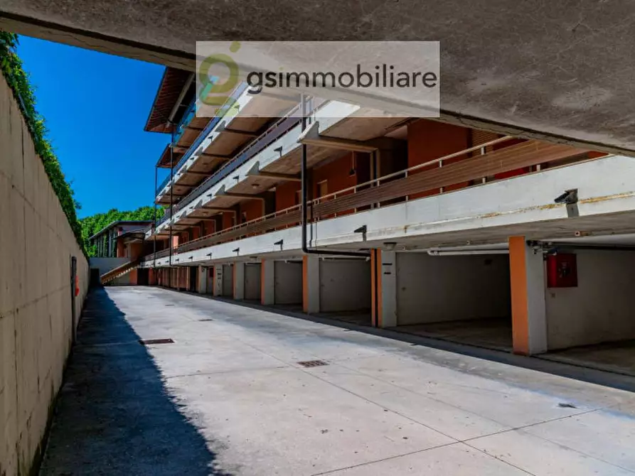 Immagine 16 di Palazzo in vendita  in VIALE ANDREIS 95 a Desenzano Del Garda