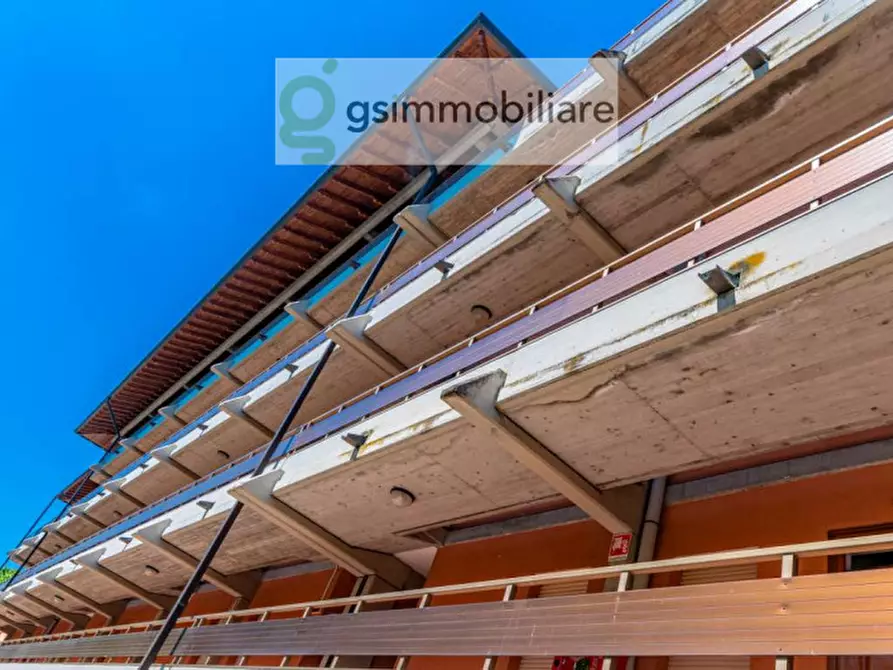 Immagine 17 di Palazzo in vendita  in VIALE ANDREIS 95 a Desenzano Del Garda