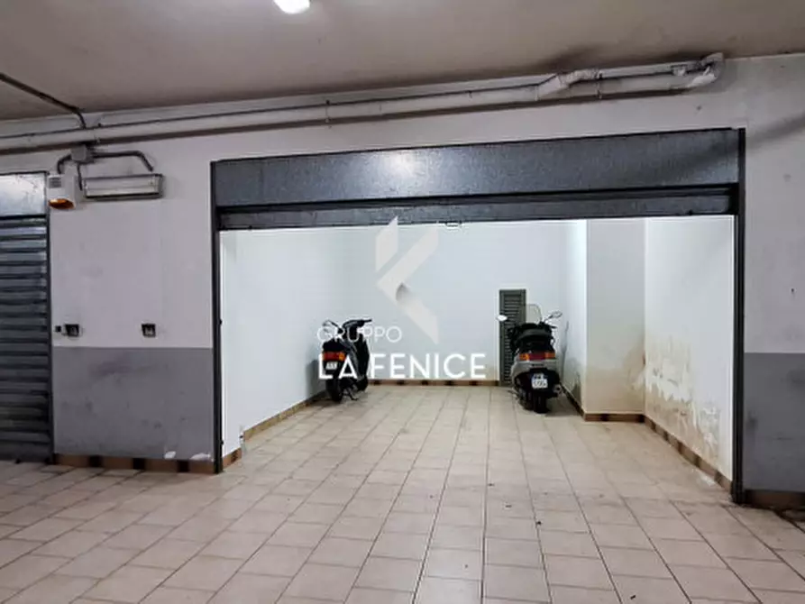 Immagine 8 di Garage in vendita  in via Don Primo Mazzolari a Locorotondo