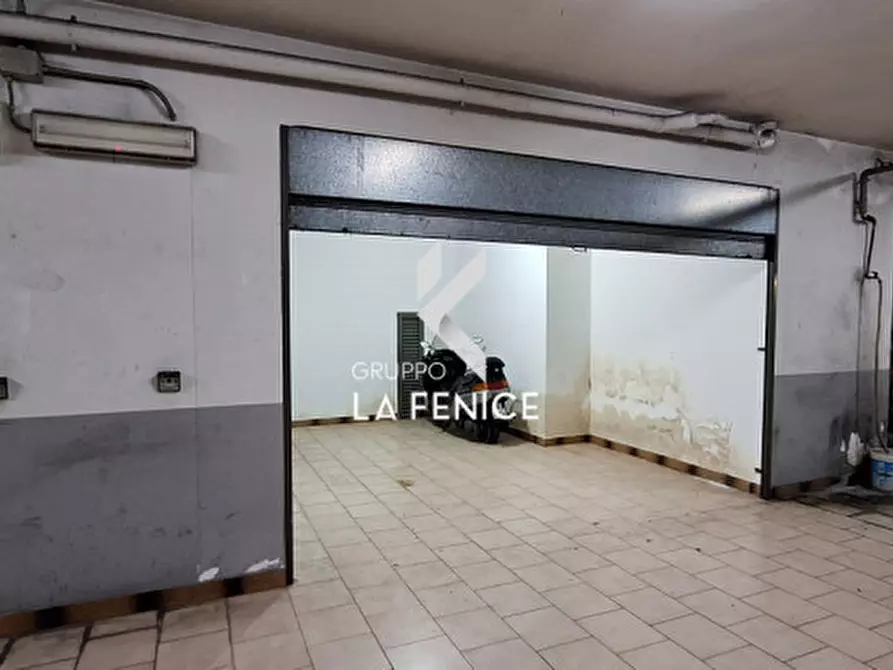 Immagine 9 di Garage in vendita  in via Don Primo Mazzolari a Locorotondo