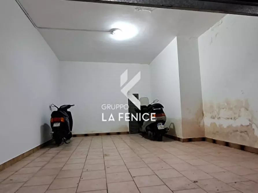 Immagine 10 di Garage in vendita  in via Don Primo Mazzolari a Locorotondo