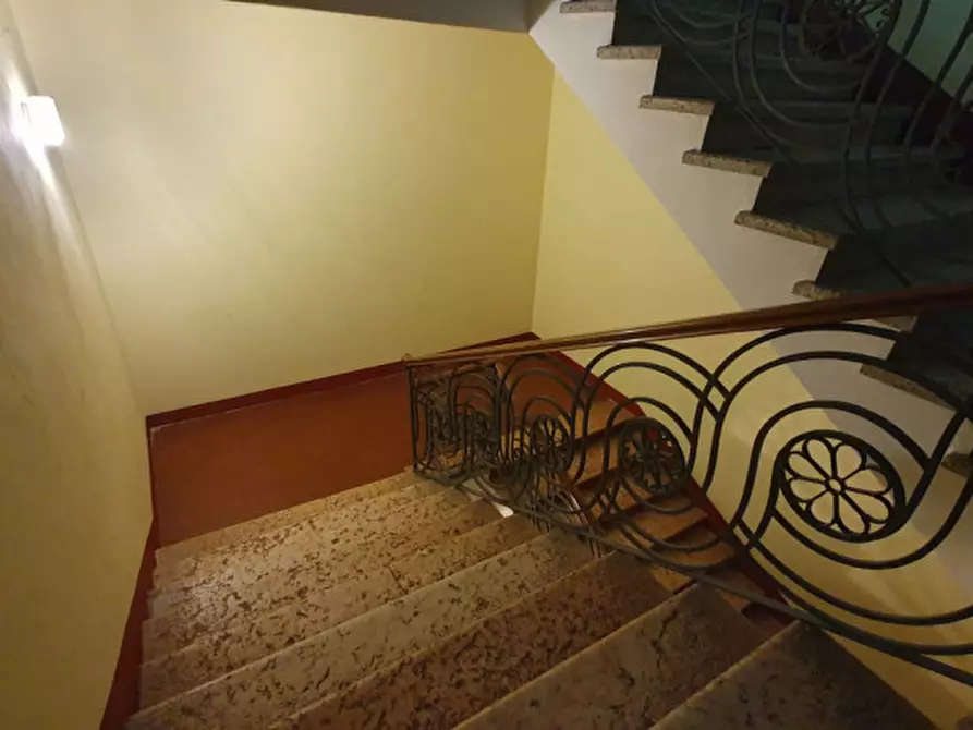 Immagine 3 di Palazzo in vendita  in via oberdan 23 a Finale Emilia