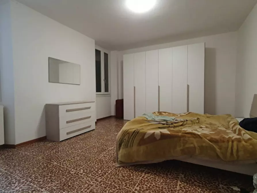Immagine 5 di Palazzo in vendita  in via oberdan 23 a Finale Emilia