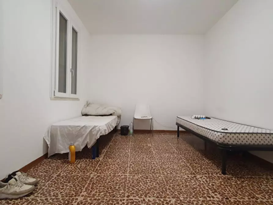 Immagine 7 di Palazzo in vendita  in via oberdan 23 a Finale Emilia