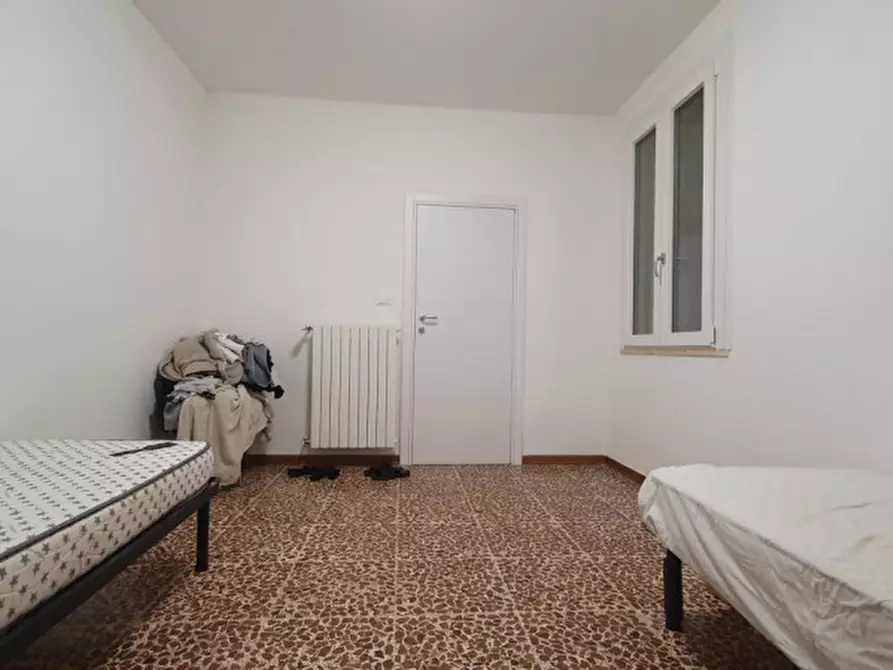 Immagine 8 di Palazzo in vendita  in via oberdan 23 a Finale Emilia