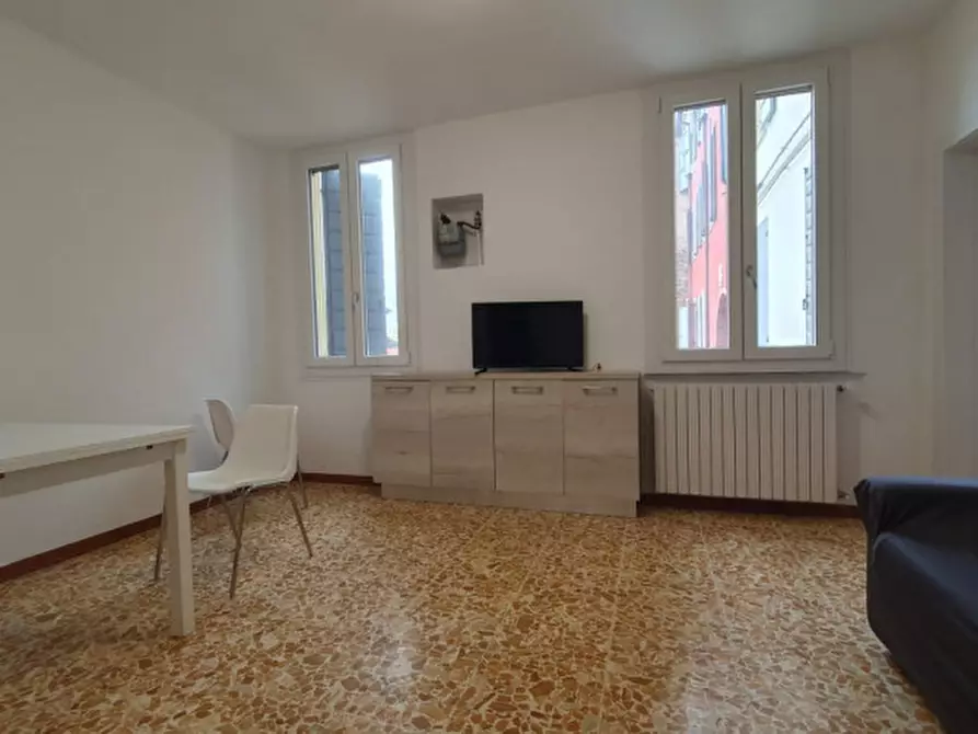 Immagine 12 di Palazzo in vendita  in via oberdan 23 a Finale Emilia
