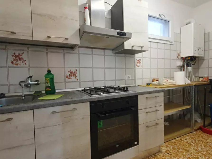 Immagine 13 di Palazzo in vendita  in via oberdan 23 a Finale Emilia