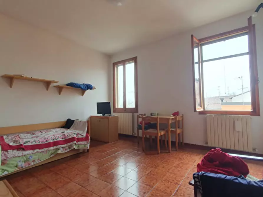 Immagine 51 di Palazzo in vendita  in via oberdan 23 a Finale Emilia