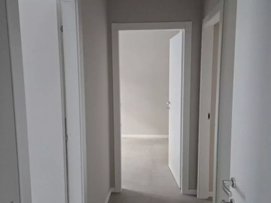 Immagine 12 di Appartamento in vendita  in Viale Duca Alessandro, 37 a Parma