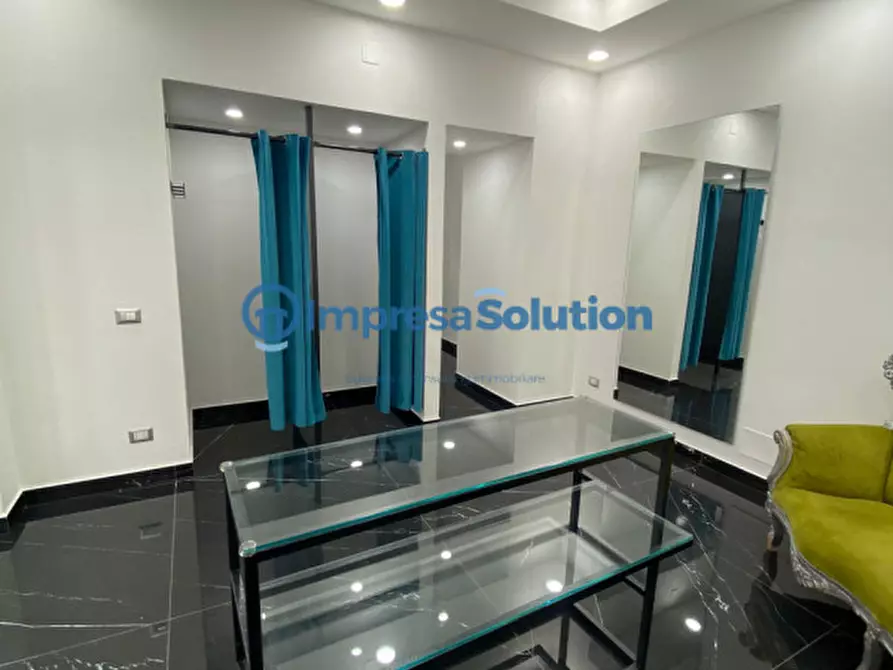 Immagine 11 di Negozio in vendita  in Via Enrico Cosenz a Napoli