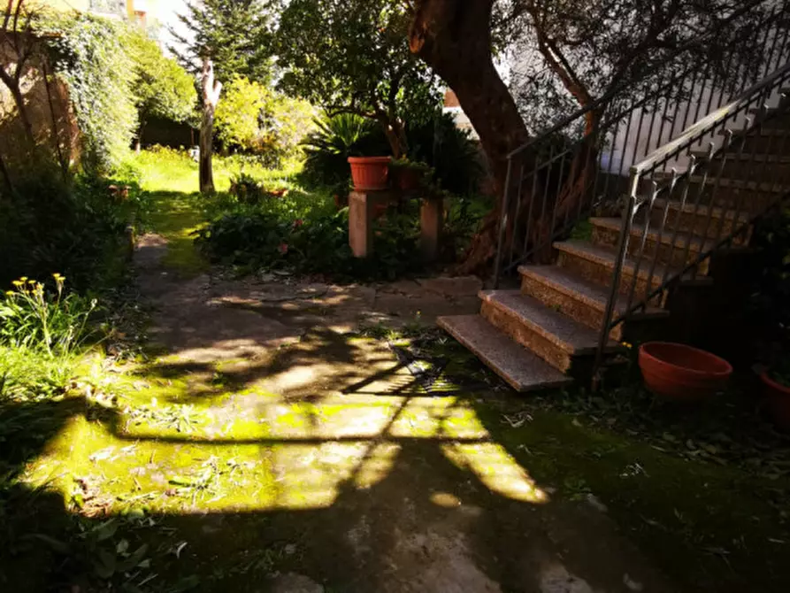 Immagine 3 di Casa indipendente in vendita  in Piazza Fratelli Bandiera a Catanzaro