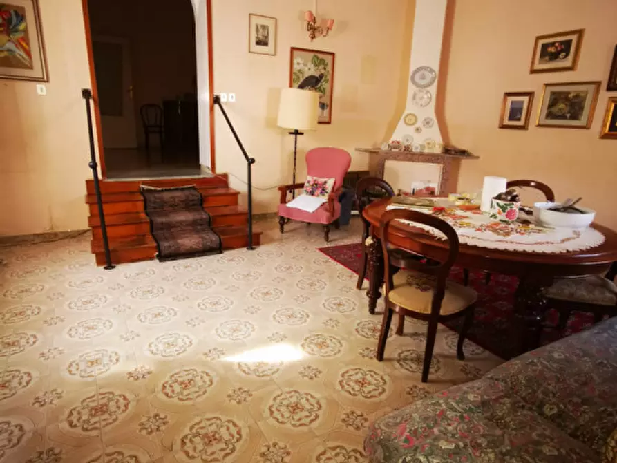 Immagine 4 di Casa indipendente in vendita  in Piazza Fratelli Bandiera a Catanzaro