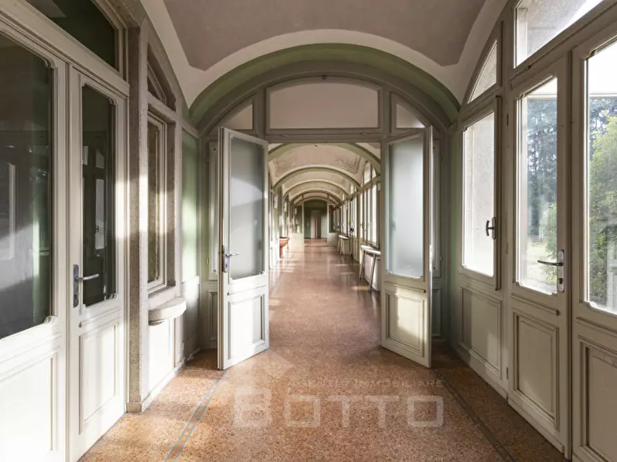 Immagine 20 di Hotel in vendita  in Corso Valsesia, 238 a Gattinara