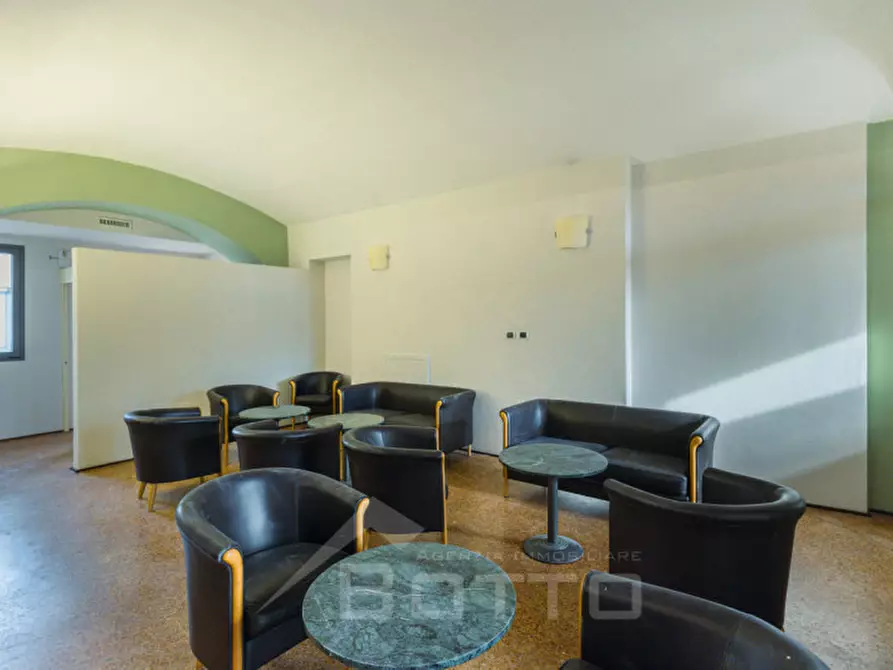 Immagine 37 di Hotel in vendita  in Corso Valsesia, 238 a Gattinara