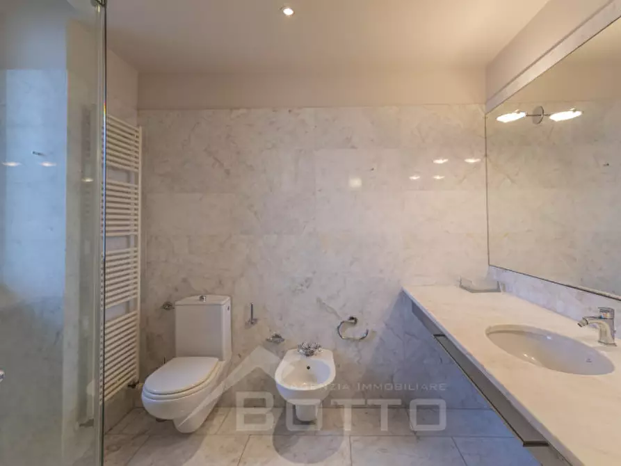 Immagine 63 di Hotel in vendita  in Corso Valsesia, 238 a Gattinara