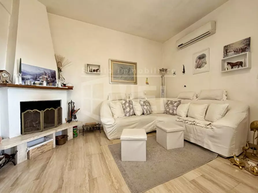 Immagine 2 di Appartamento in vendita  in via delle abetelle a Livorno