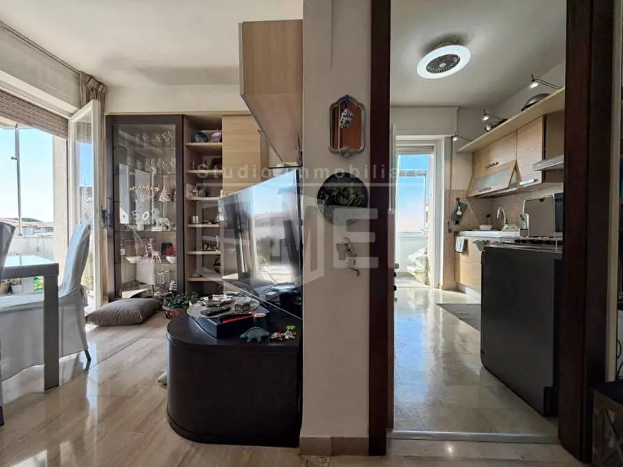 Immagine 5 di Appartamento in vendita  in via delle abetelle a Livorno