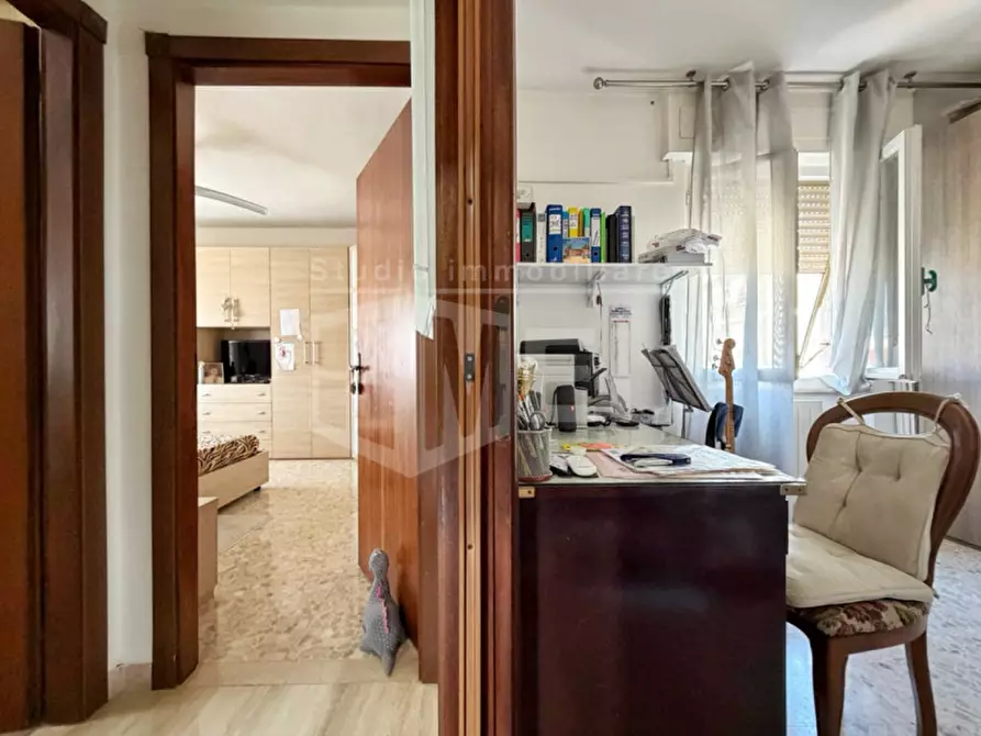 Immagine 17 di Appartamento in vendita  in via delle abetelle a Livorno