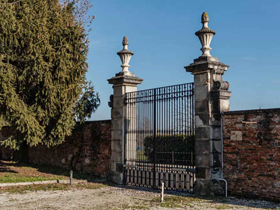 Immagine 2 di Appartamento in vendita  in Strada dei Pizzolati a Vicenza