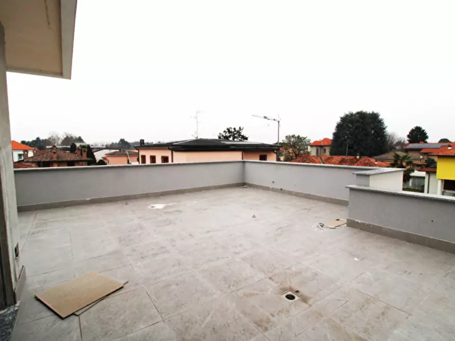 Immagine 9 di Attico in vendita  in Via Giosuè Carducci a Vedano Al Lambro