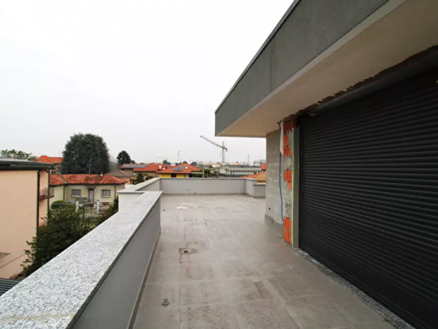 Immagine 11 di Attico in vendita  in Via Giosuè Carducci a Vedano Al Lambro