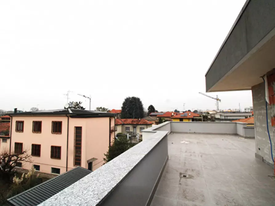 Immagine 14 di Attico in vendita  in Via Giosuè Carducci a Vedano Al Lambro