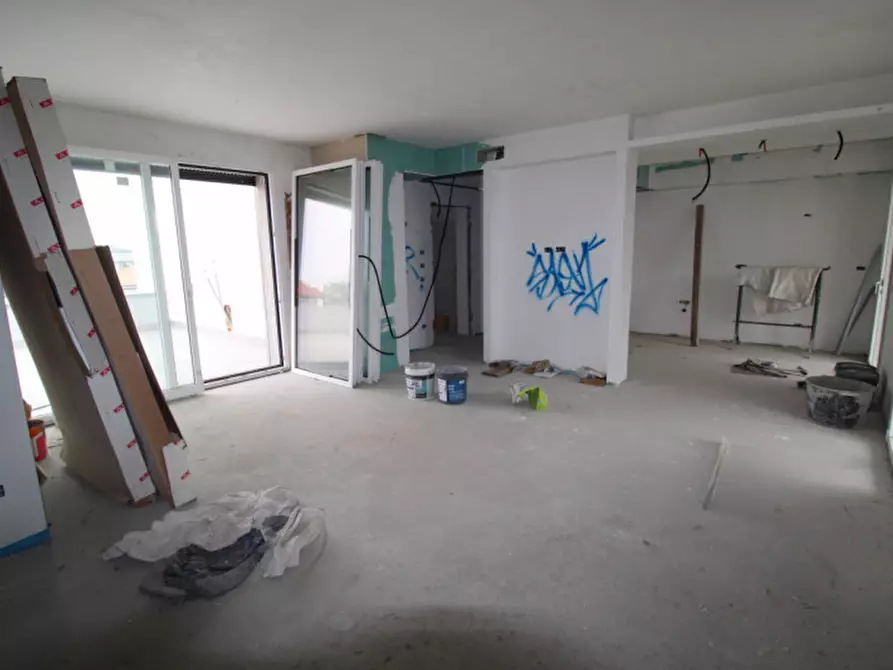 Immagine 17 di Attico in vendita  in Via Giosuè Carducci a Vedano Al Lambro