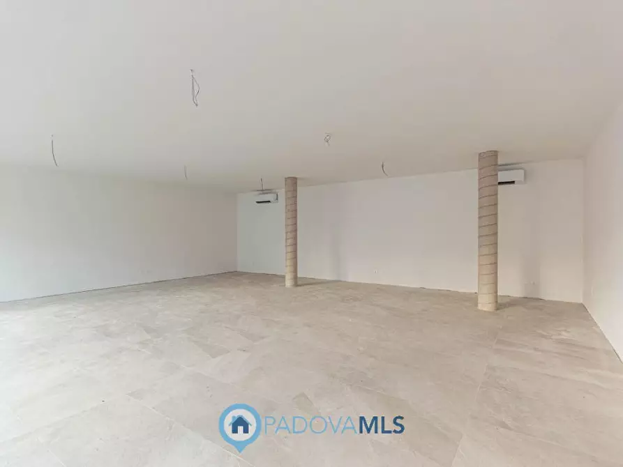 Immagine 8 di Attività commerciale in vendita  in Via Piovese a Padova