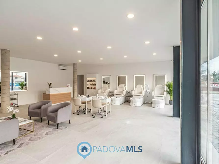 Immagine 18 di Attività commerciale in vendita  in Via Piovese a Padova