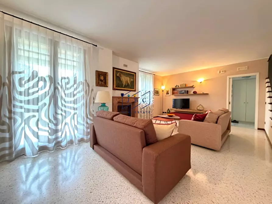 Immagine 2 di Casa trifamiliare in vendita  in via castellir a Oderzo