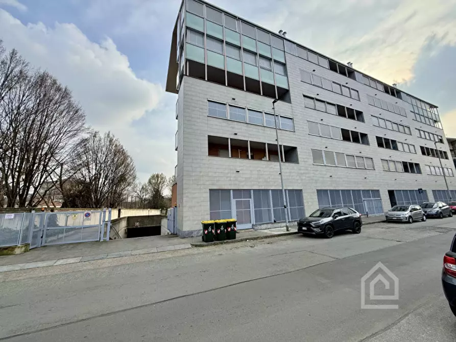 Immagine 2 di Garage in vendita  in Strada del Cascinotto 30 a Torino