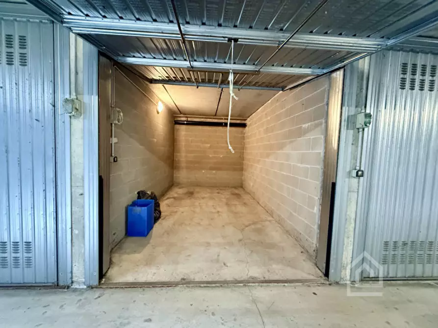 Immagine 4 di Garage in vendita  in Strada del Cascinotto 30 a Torino