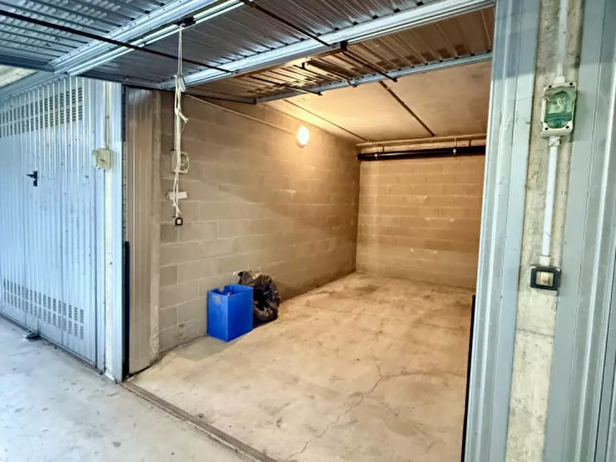 Immagine 6 di Garage in vendita  in Strada del Cascinotto 30 a Torino