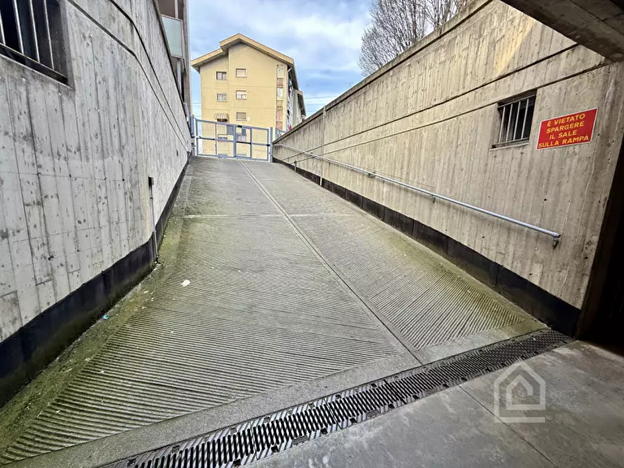 Immagine 7 di Garage in vendita  in Strada del Cascinotto 30 a Torino