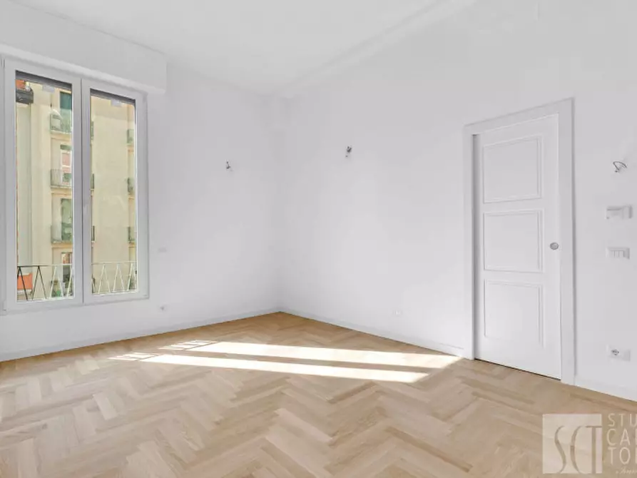 Immagine 2 di Appartamento in vendita  in Via Eugenio Villoresi a Milano