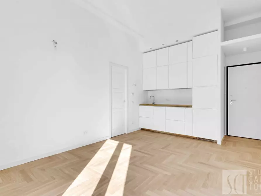 Immagine 3 di Appartamento in vendita  in Via Eugenio Villoresi a Milano