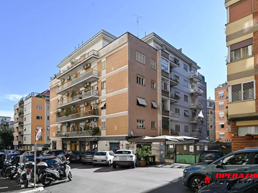 Immagine 1 di Appartamento in vendita  in Via Giovanni Filippo Ingrassia a Roma