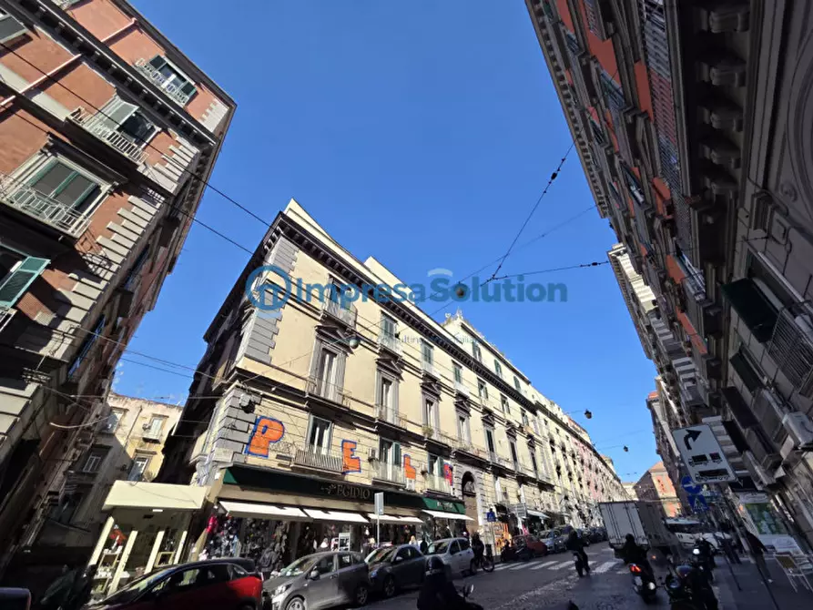Immagine 2 di Negozio in affitto  in Via Pessina a Napoli
