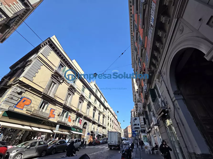 Immagine 8 di Negozio in affitto  in Via Pessina a Napoli