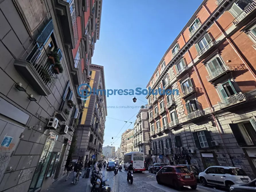 Immagine 9 di Negozio in affitto  in Via Pessina a Napoli