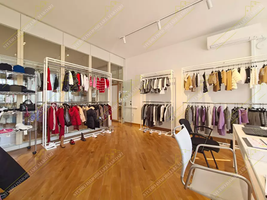 Immagine 12 di Ufficio in vendita  in Strada per Cognento 138 a Modena