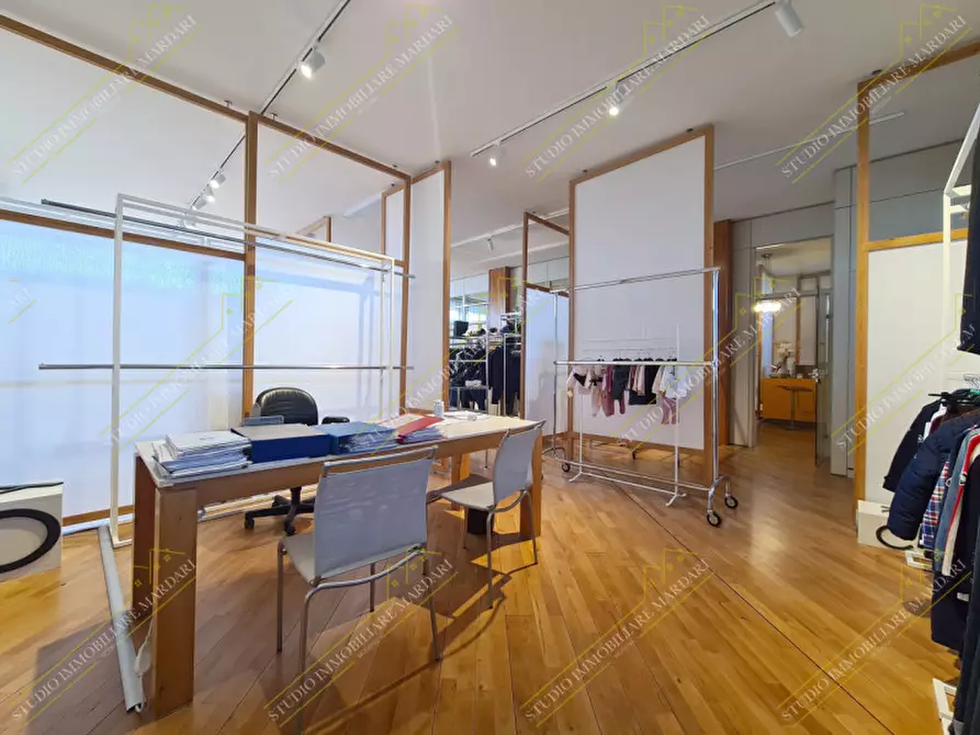 Immagine 27 di Ufficio in vendita  in Strada per Cognento 138 a Modena