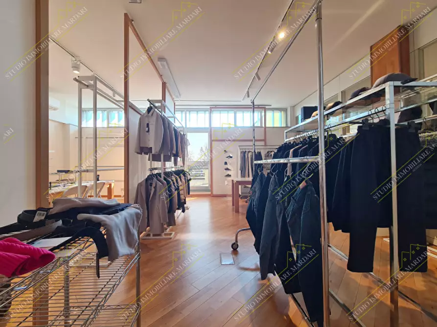 Immagine 28 di Ufficio in vendita  in Strada per Cognento 138 a Modena