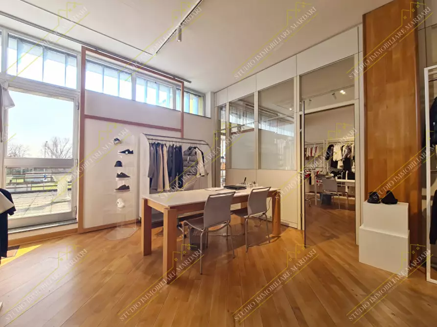 Immagine 29 di Ufficio in vendita  in Strada per Cognento 138 a Modena