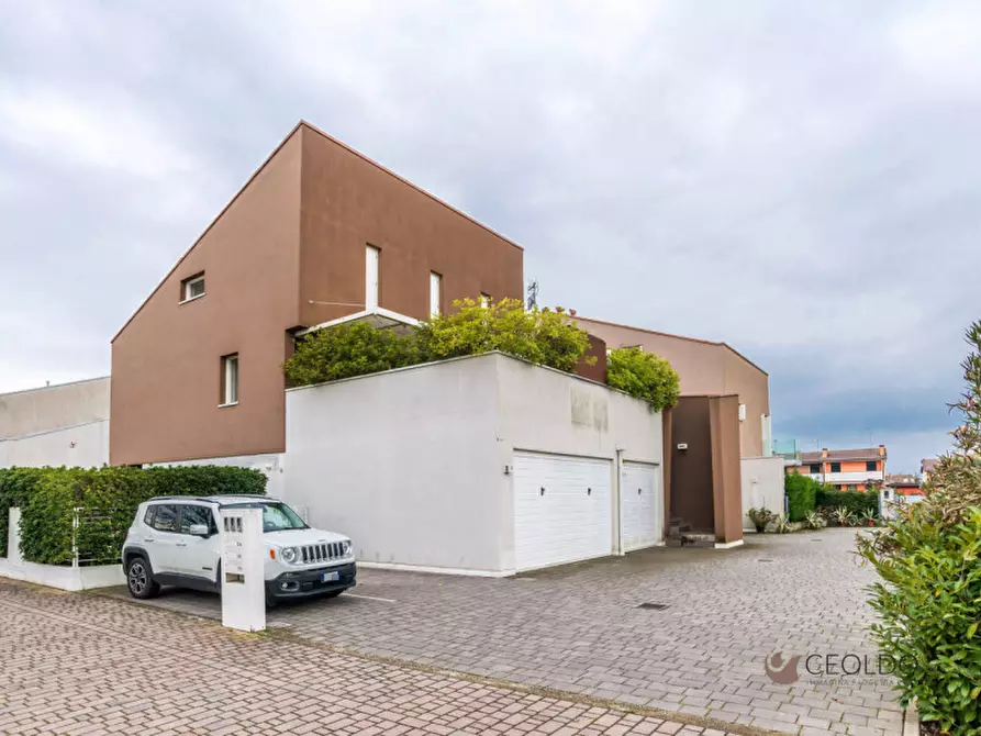 Immagine 49 di Attico in vendita  in via Toscanini a Santa Maria Di Sala