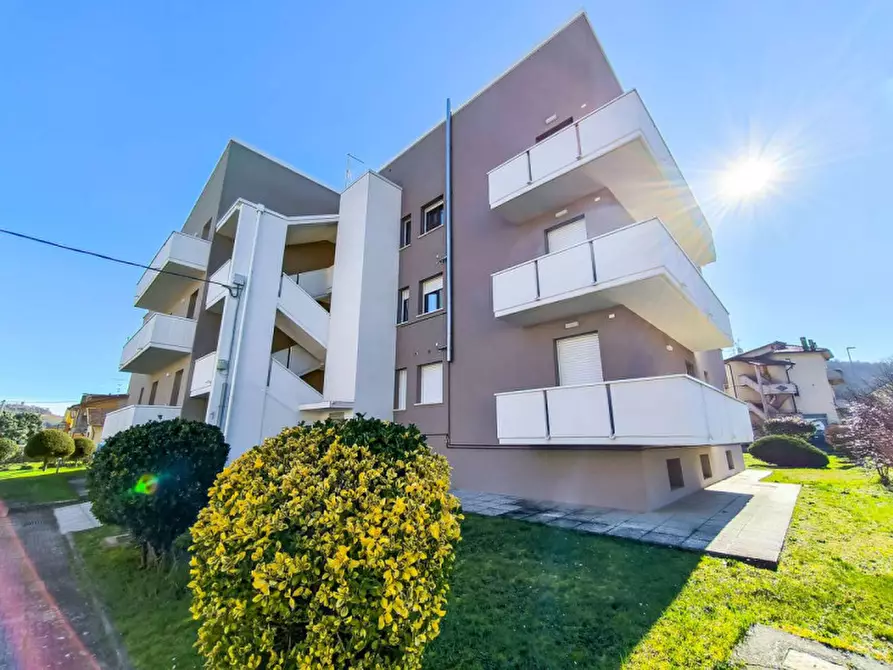 Immagine 1 di Appartamento in vendita  in Via 1° Maggio a Piandimeleto