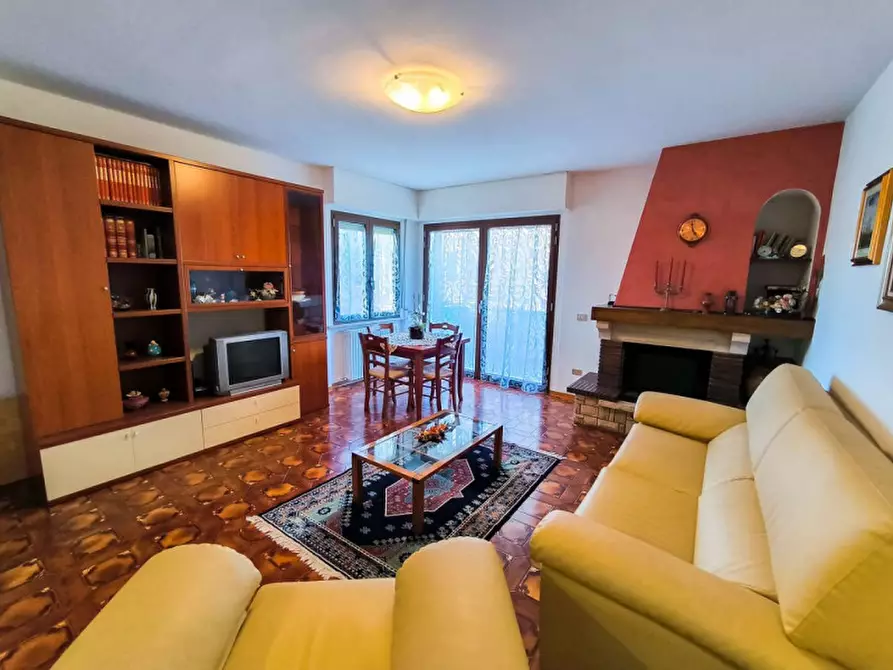 Immagine 4 di Appartamento in vendita  in Via 1° Maggio a Piandimeleto