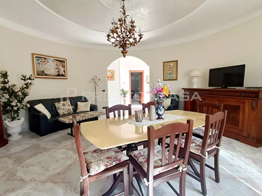 Immagine 6 di Villa in vendita  in via Santa Lucia 44 a Scorrano
